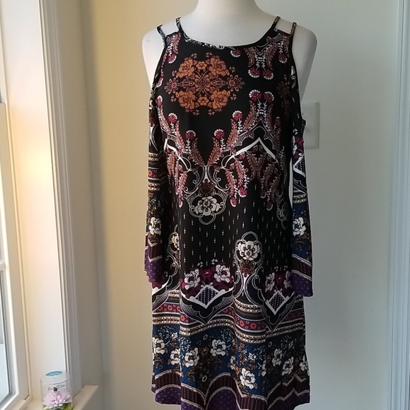 Cold Shoulder Printed Dress - Picture 2 of 7